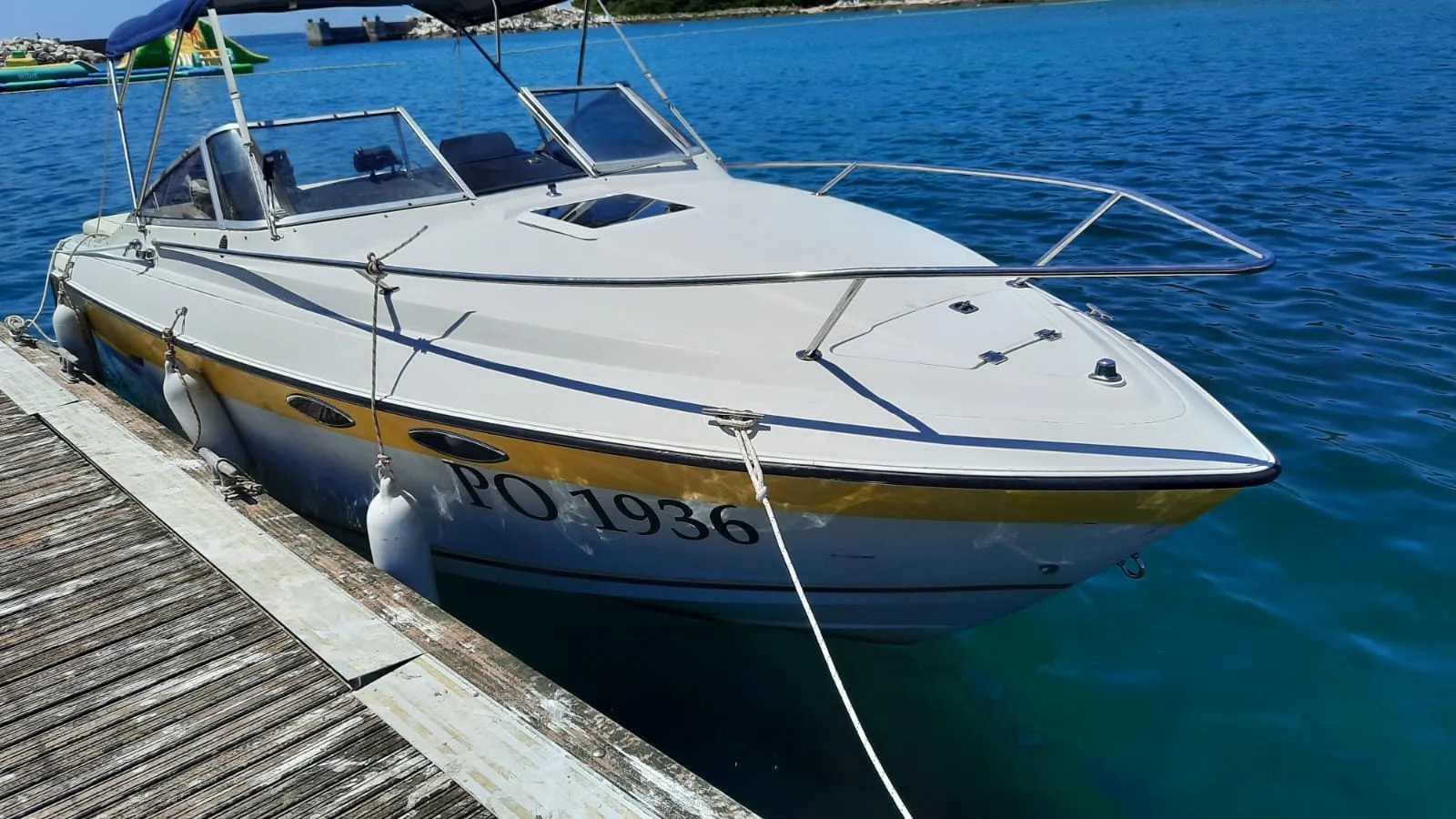 Donzi 25 at Istra Nautika